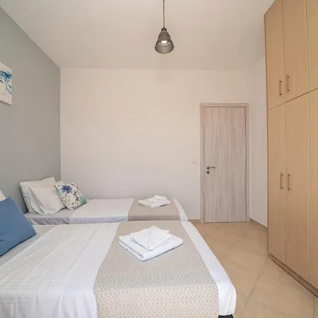 Elaionas 2 In Svoronata! בית נופש