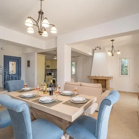 בית נופש Elaionas 2 In Svoronata!