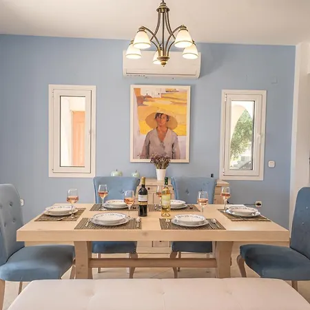 בית נופש Elaionas 2 In Svoronata! סבורונטה